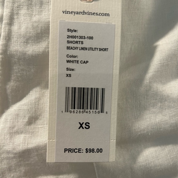 NWT. Vineyard Vines linen shorts - Picture 3 of 3